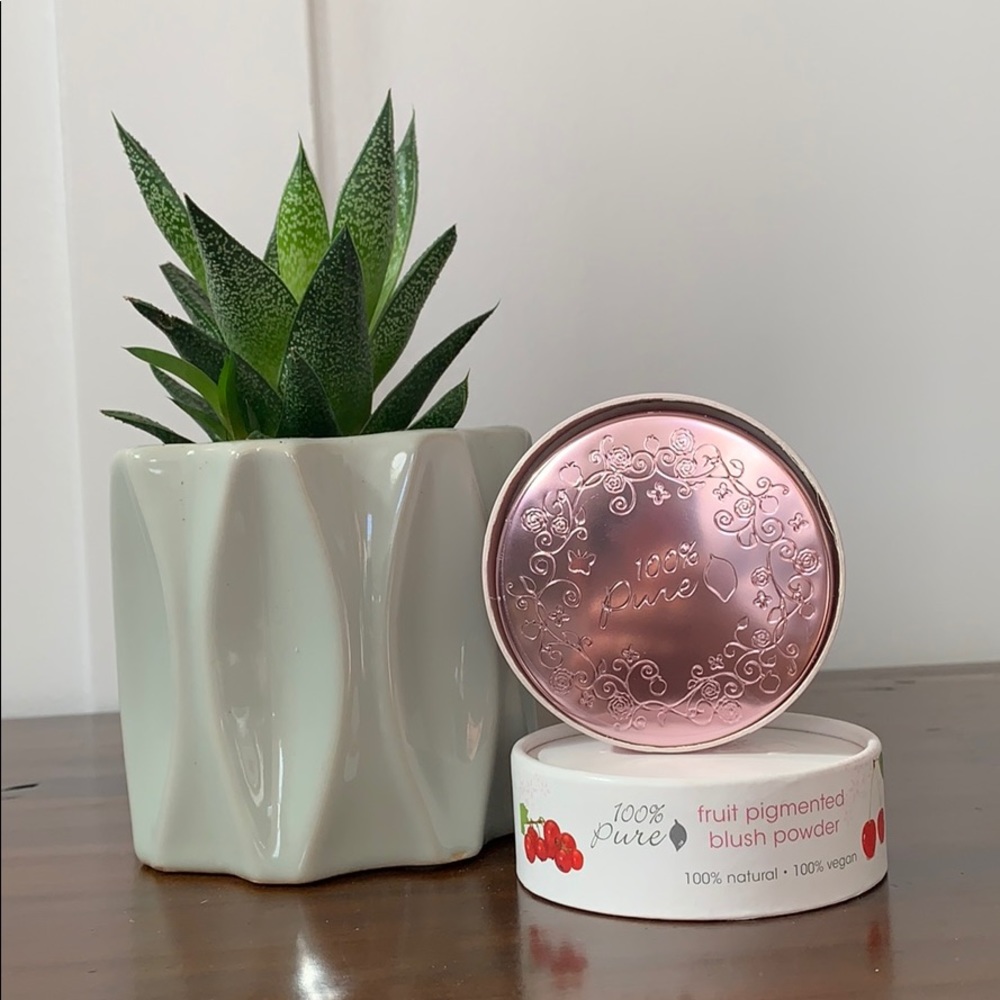 100% Pure Pretty Naked Blush